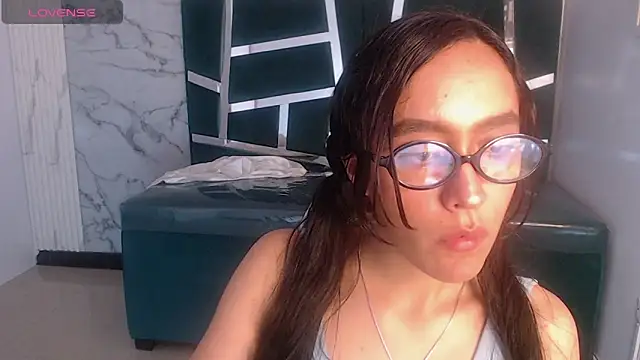 BonnieAmour_ch's Live XXX Chat