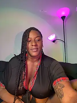 GirthGoddessCoco Adlı Modelin Canlı XXX Sohbeti