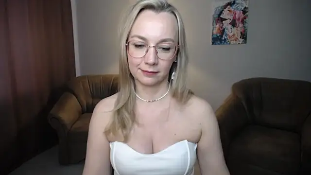 Ava_Elior Chat XXX in diretta