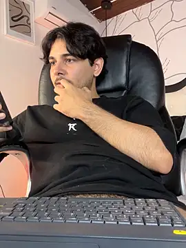 Samir_bear live XXX chat