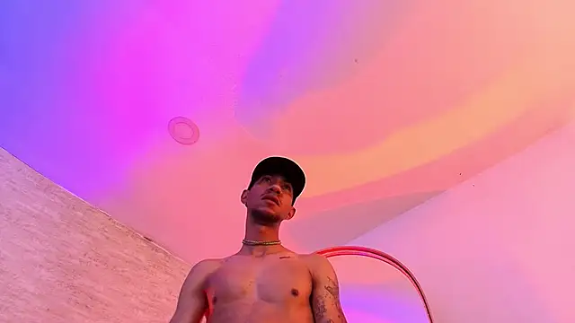 Milan_coopers' Live XXX Chat