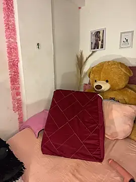 karinacortes Adlı Modelin Canlı XXX Sohbeti