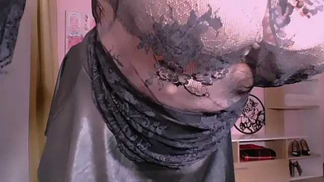دردشة NeuroDoll الجنسية المباشرة