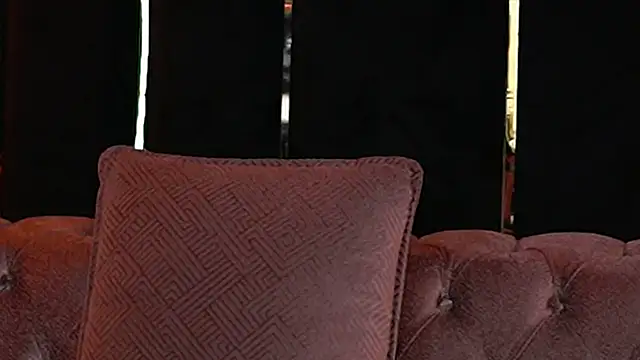 SiennaJayden Adlı Modelin Canlı XXX Sohbeti