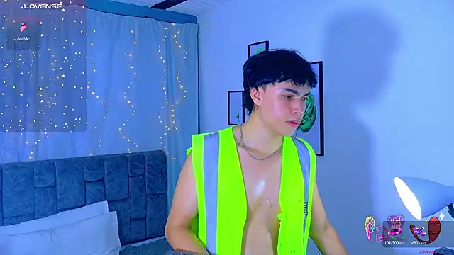 Dantekent Adlı Modelin Canlı XXX Sohbeti