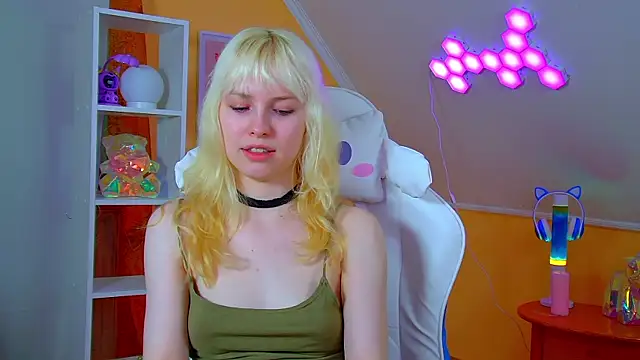 HannahHollis Adlı Modelin Canlı XXX Sohbeti