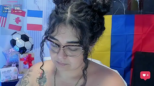 Reginavegaa Adlı Modelin Canlı XXX Sohbeti