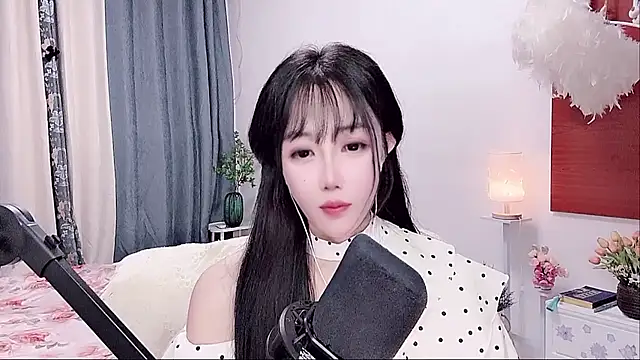Laura_520 即時 XXX 聊天