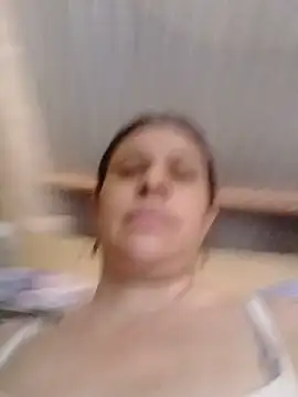 MIA-LARIOS' Live XXX Chat