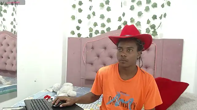 NoahJhonson69's Live XXX Chat