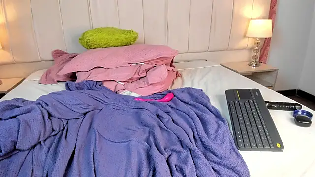 Chat +18 de mia__gv ao vivo
