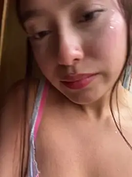 Miakittyyy's Live XXX Chat