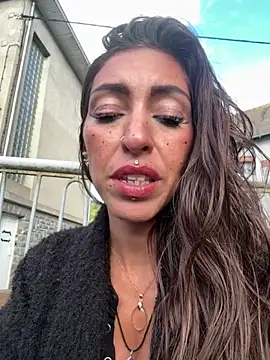 Lalla_Amani Chat XXX live