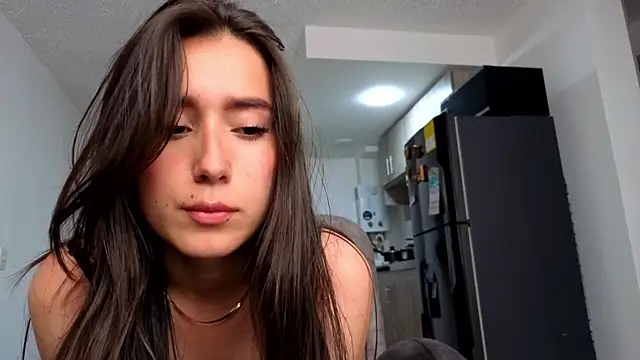 Chat XXX en directo de Adhara_Kitten