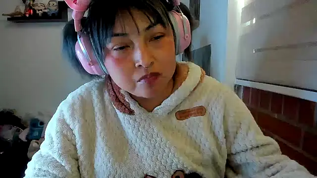 Shaddycute_ Adlı Modelin Canlı XXX Sohbeti