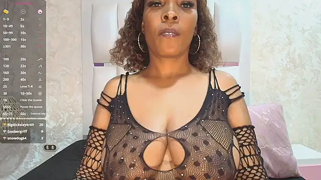 Chat +18 de Elys_moon ao vivo