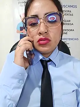MAYE__13 Adlı Modelin Canlı XXX Sohbeti
