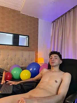 harry_salvatore's Live XXX Chat