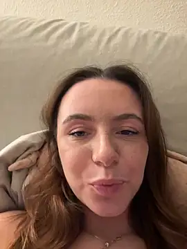 XXX chat uživo modela Cherry-Bean