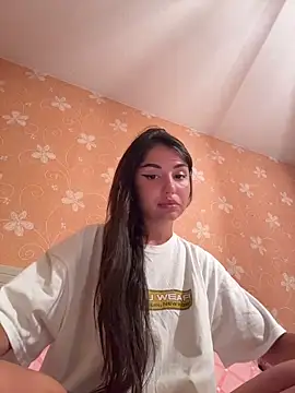 แชท XXX สดของ SilkyMira