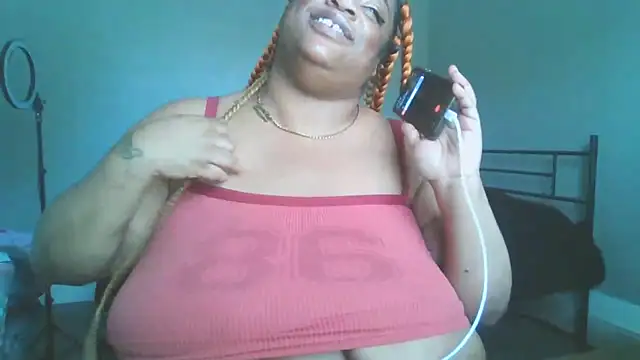 NaughtyHottieBBWのライブXXXチャット