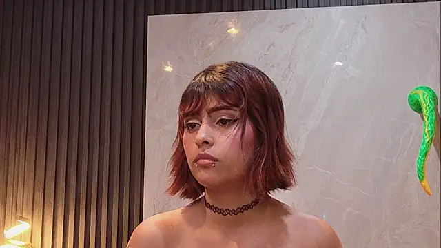 Chat +18 de AuroraGray ao vivo