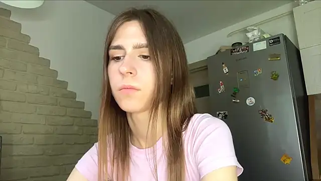 Chat +18 de ZaraGuyette ao vivo