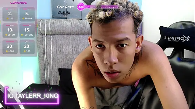 Taylerr_18's Live XXX Chat
