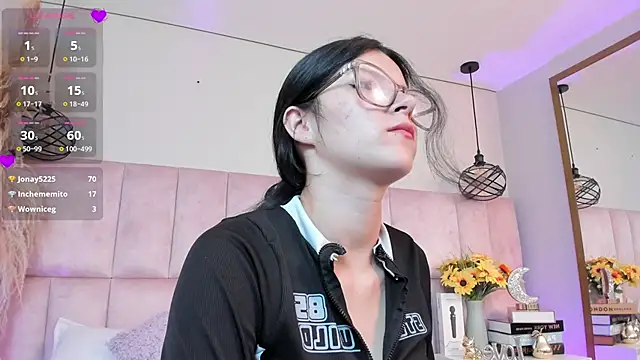 Chat +18 de amber_hill__ ao vivo