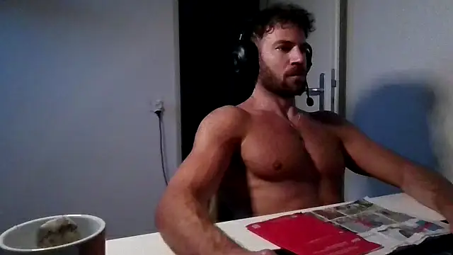 alpha-hunk élő XXX-chatje