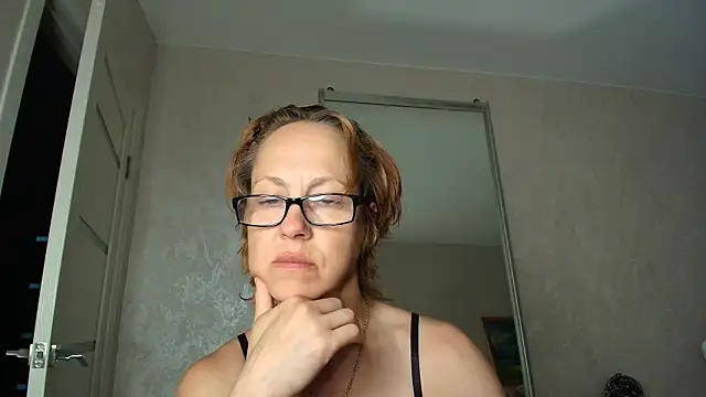 LioraWeiss Chat XXX live
