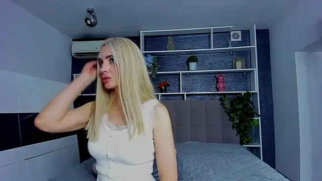 SabrinaSharm Adlı Modelin Canlı XXX Sohbeti