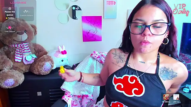 angelina_77 XXX чат на живо