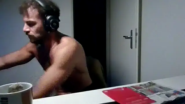 Chatroom XXX en direct de alpha-hunk