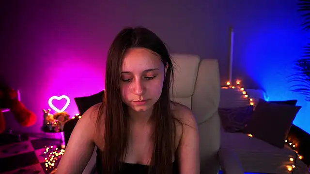 TinyNatalie Adlı Modelin Canlı XXX Sohbeti