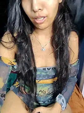 Koziekylie Adlı Modelin Canlı XXX Sohbeti