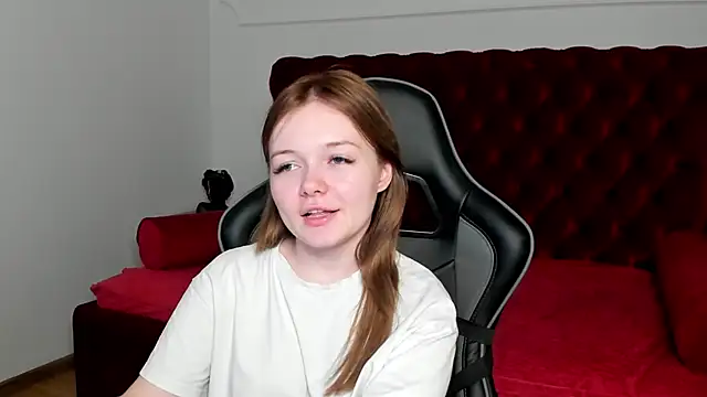 ElinaVale Adlı Modelin Canlı XXX Sohbeti