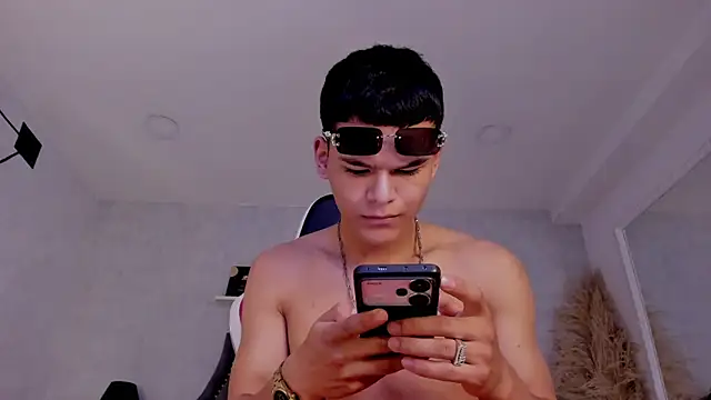 DylanRoyce_ Live XXX Chat