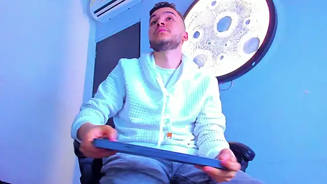 mike_257 XXX чат на живо