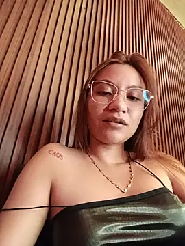 Leticia_Hinkley_ Live XXX-Chat