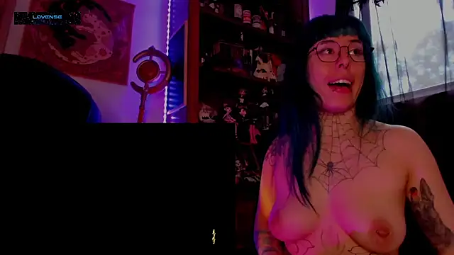Chat XXX en directo de Hisato111
