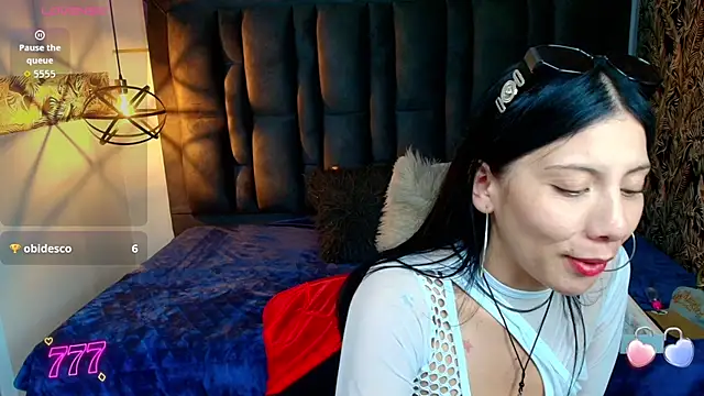 Abril_Fox__ Adlı Modelin Canlı XXX Sohbeti