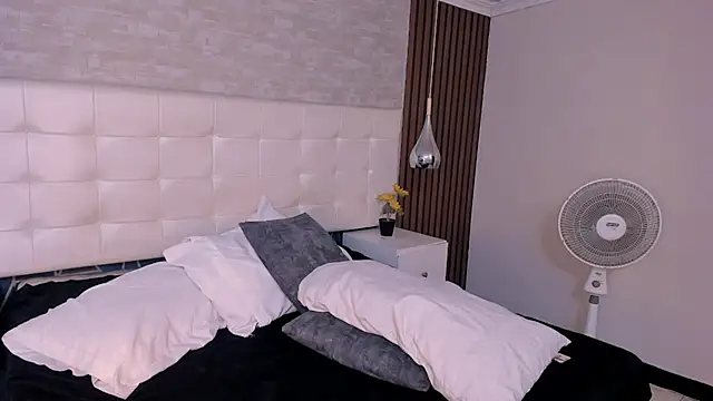 DannTaylor live XXX chat