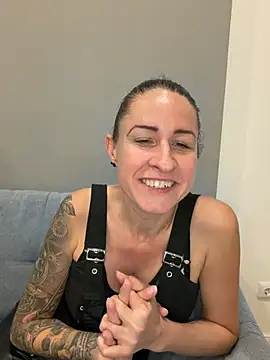 GermanMilfJasmin Live XXX Chat