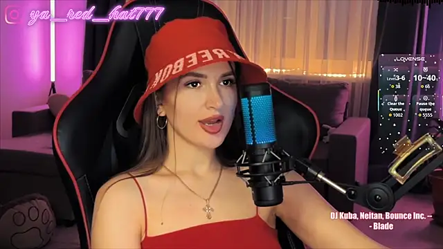 -RED_HAT- élő XXX-chatje