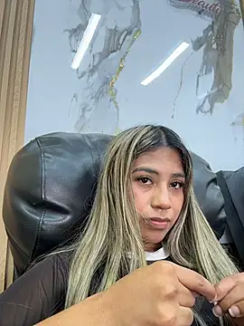 Chat +18 de Kimmiebellarie ao vivo