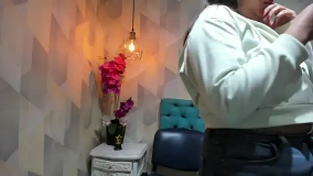 LindaBreeS' Live XXX Chat