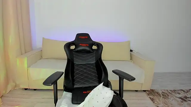 DeferentUproar – Naživo XXX chat