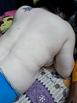 Indian_Coupl3's Live XXX Chat