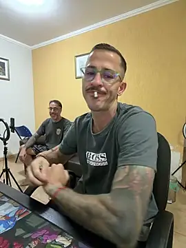 MeladoDiMel élő XXX-chatje